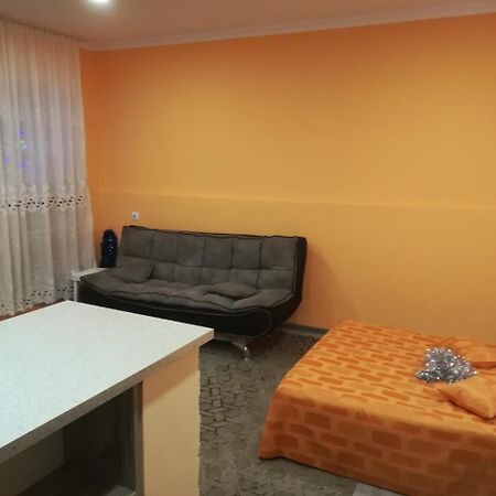 12 Maksim Gorki Street Lägenhet Tbilisi Exteriör bild