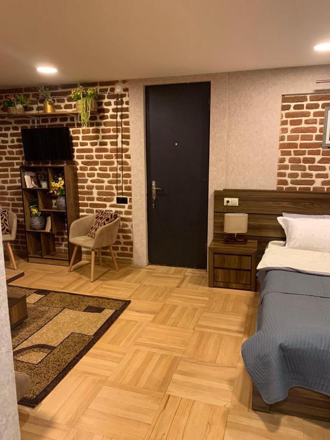 12 Maksim Gorki Street Lägenhet Tbilisi Exteriör bild