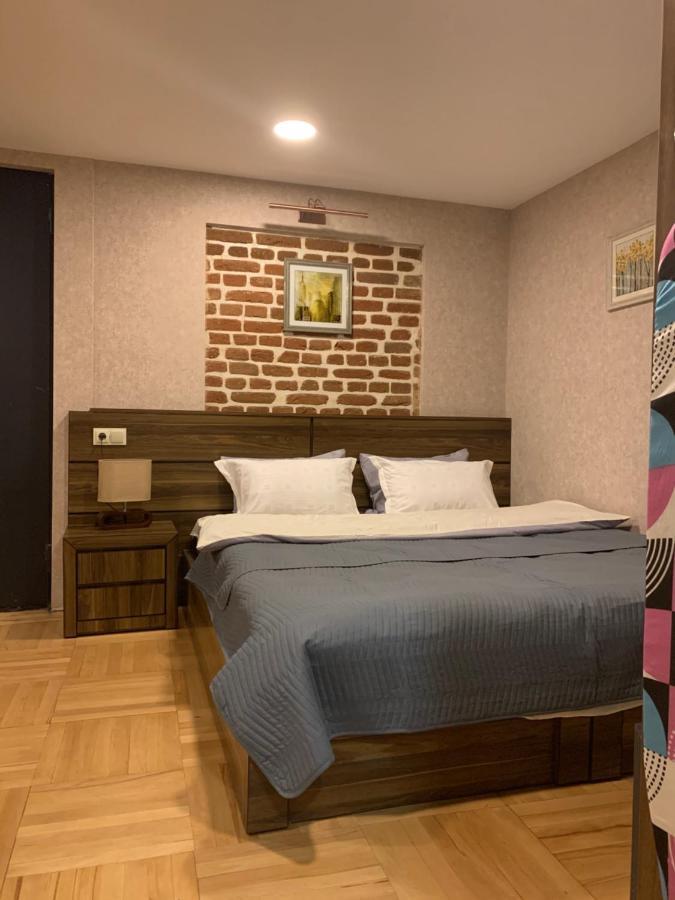 12 Maksim Gorki Street Lägenhet Tbilisi Exteriör bild