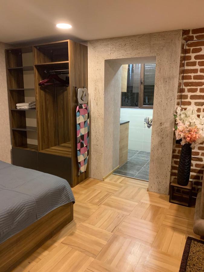 12 Maksim Gorki Street Lägenhet Tbilisi Exteriör bild